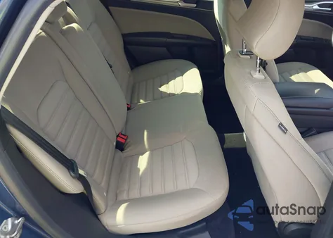 2018 Ford Fusion S z USA, uszkodzony, nr VIN 3FA6P0G77JR273386